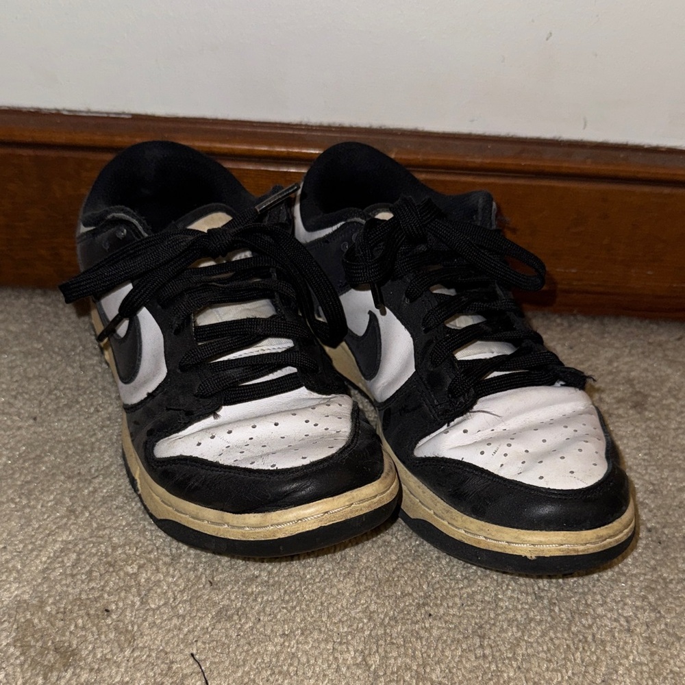 Nike Black and White Women's Sneakers